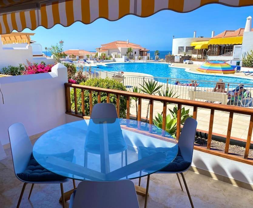 Stylish & Modern 1 Bedroom Suite On Frontline Of Playa Del Duque Costa Adeje  ภายนอก รูปภาพ