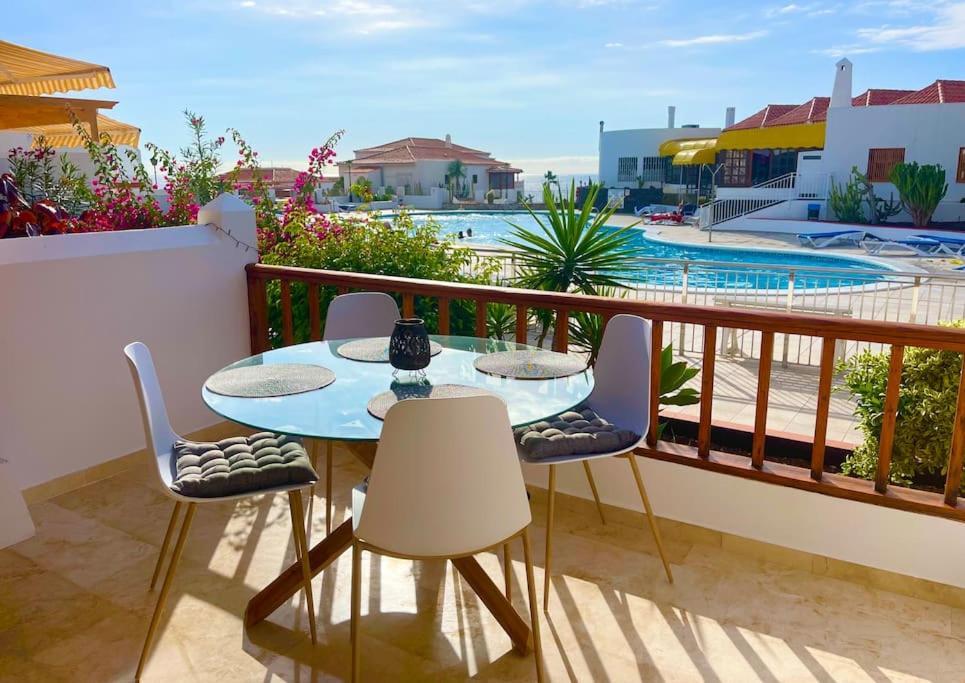 Stylish & Modern 1 Bedroom Suite On Frontline Of Playa Del Duque Costa Adeje  ภายนอก รูปภาพ