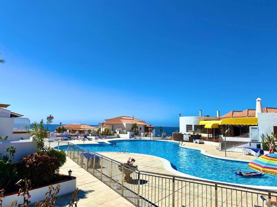 Stylish & Modern 1 Bedroom Suite On Frontline Of Playa Del Duque Costa Adeje  ภายนอก รูปภาพ