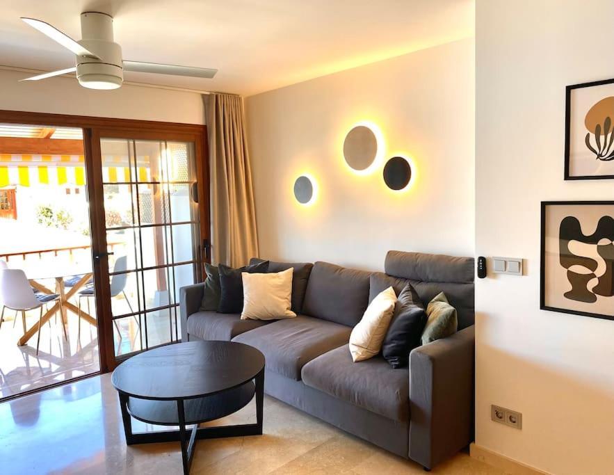 Stylish & Modern 1 Bedroom Suite On Frontline Of Playa Del Duque Costa Adeje  ภายนอก รูปภาพ